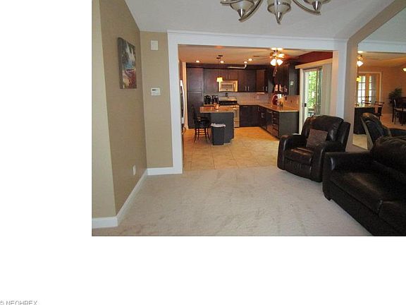 3rd image of 4576 Sunset Oval Dr