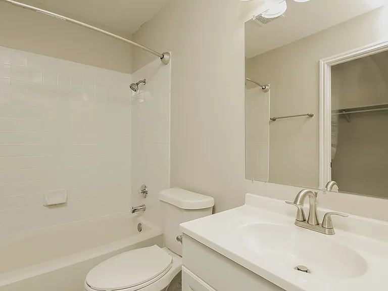 8151 Cheryl Meadow Dr — Photo 13
