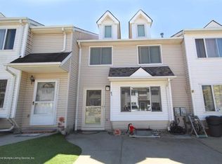 41 Hirsch Ln, Staten Island, NY 10314