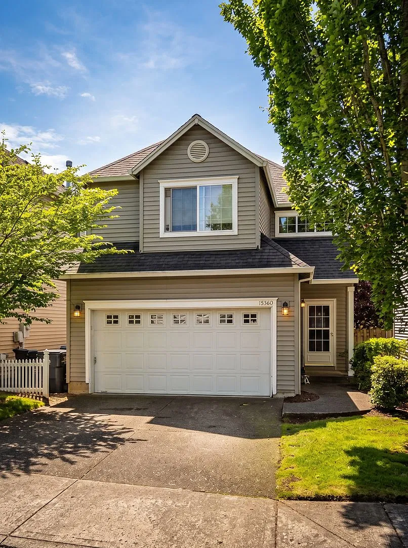 Lovely Two Story Home in Convenient Bethany Neigborhood — Photo 1
