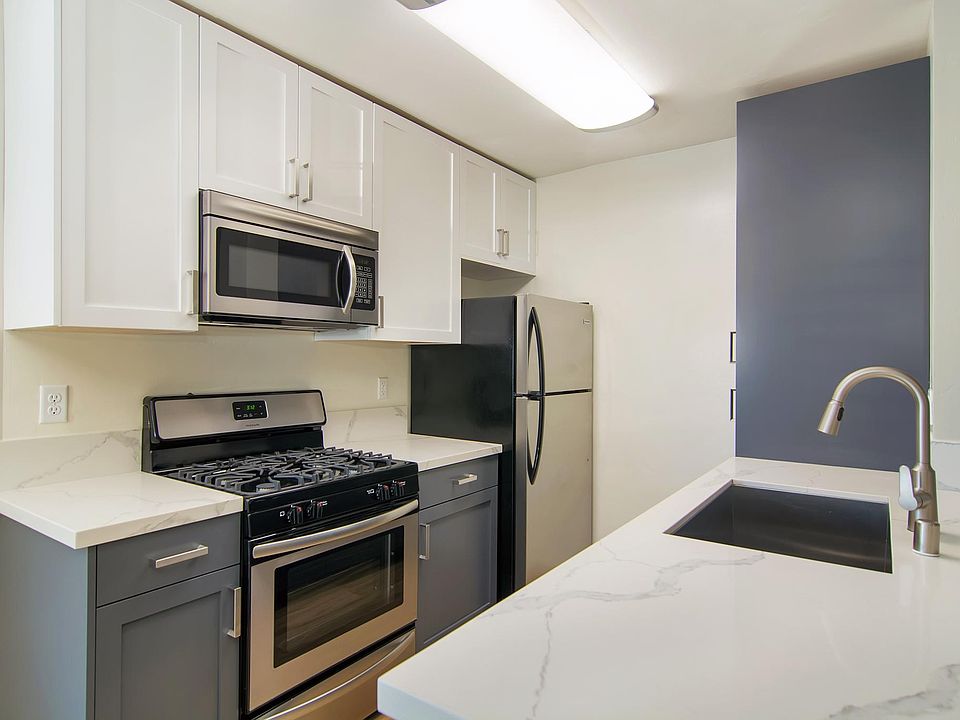 1st image of 4161 Iowa St #11