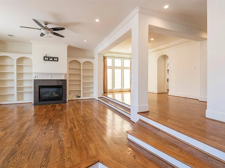 4233 Childress St — Photo 9