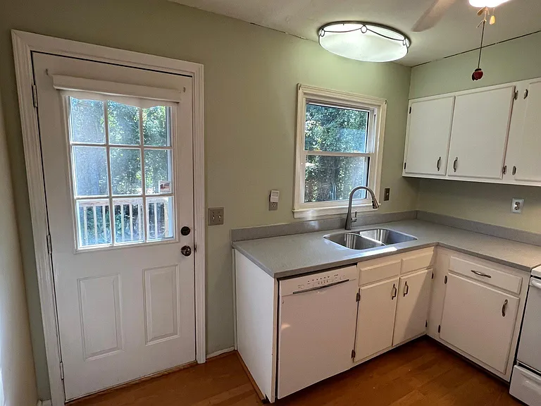 813 Plentywood Ct — Photo 11