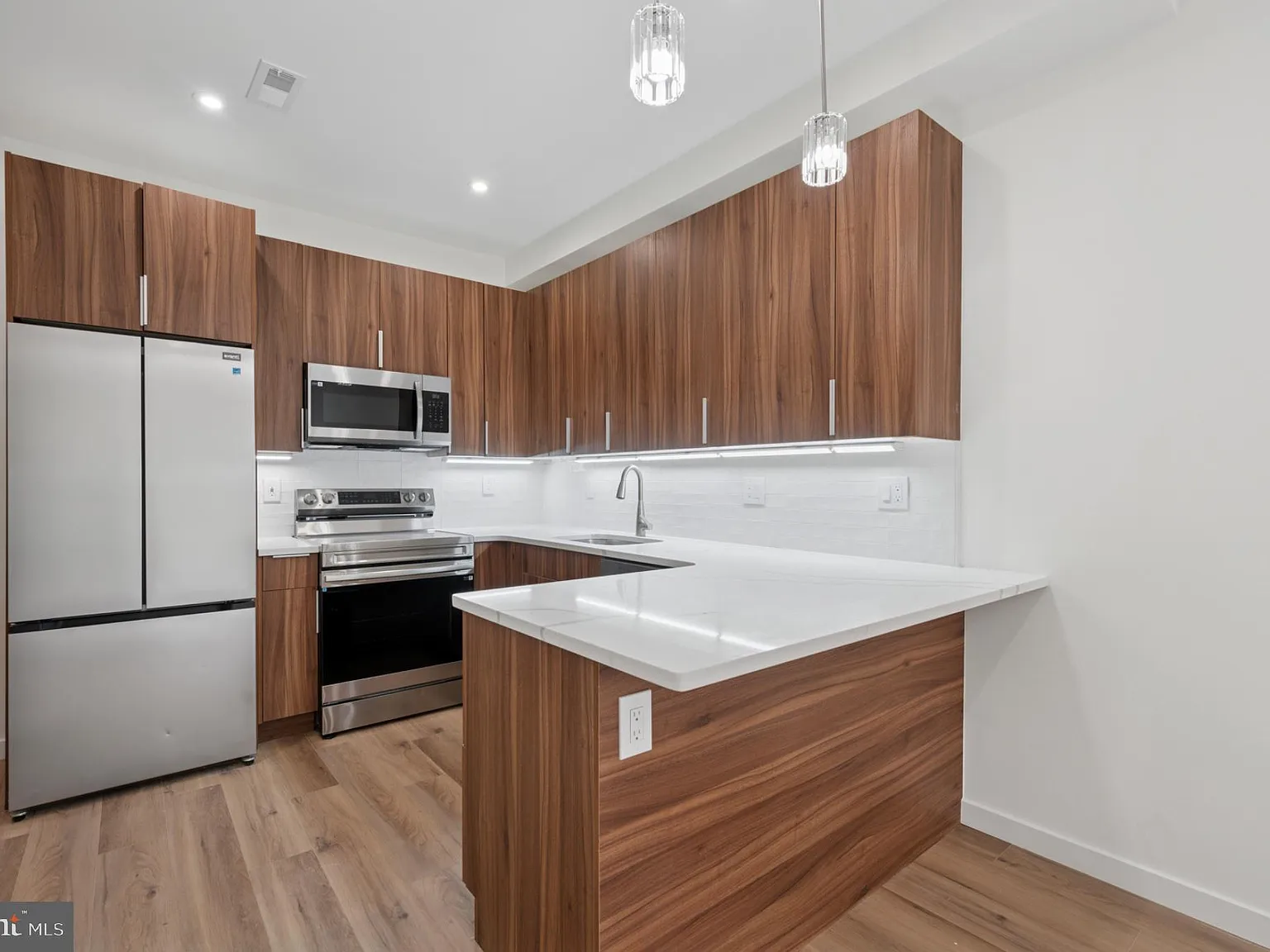 2 bed, 2.0 bath, 1104 sqft, $1,650 — Photo 1