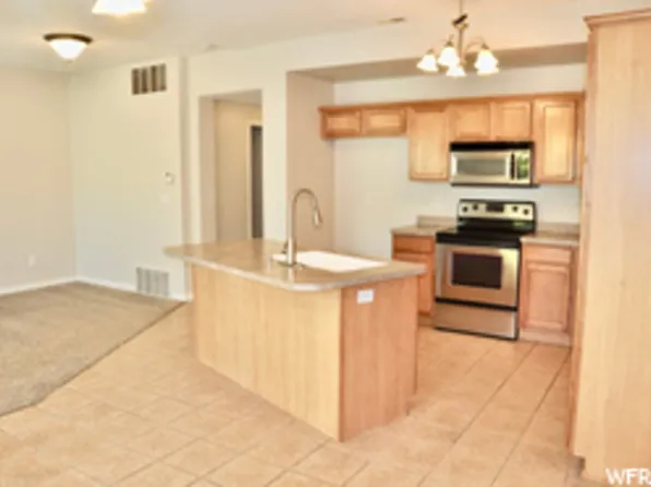 269 E Sunshine Dr #8, Saratoga Springs, UT 84045