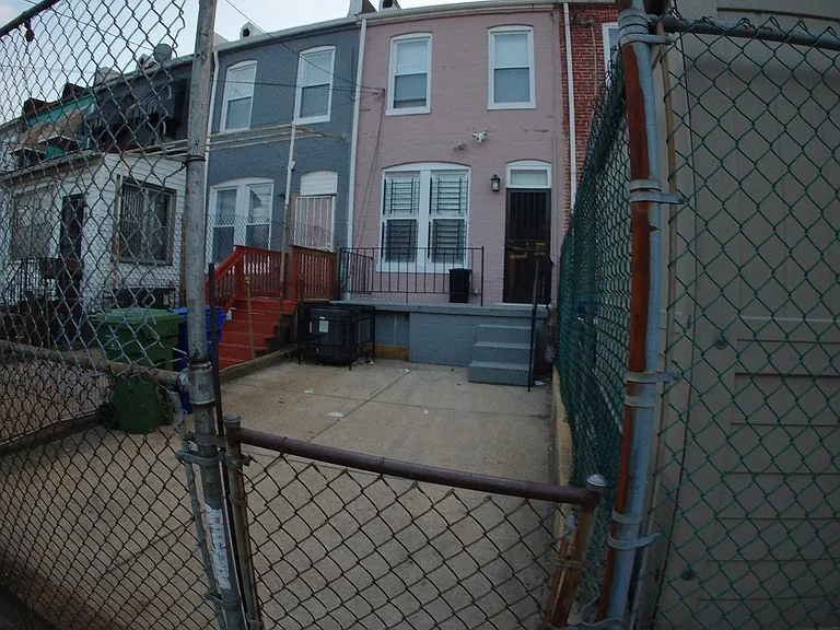819 N Montford Ave — Photo 19