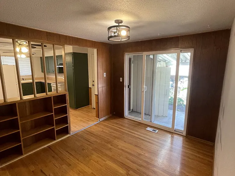 1225 Lee St — Photo 4