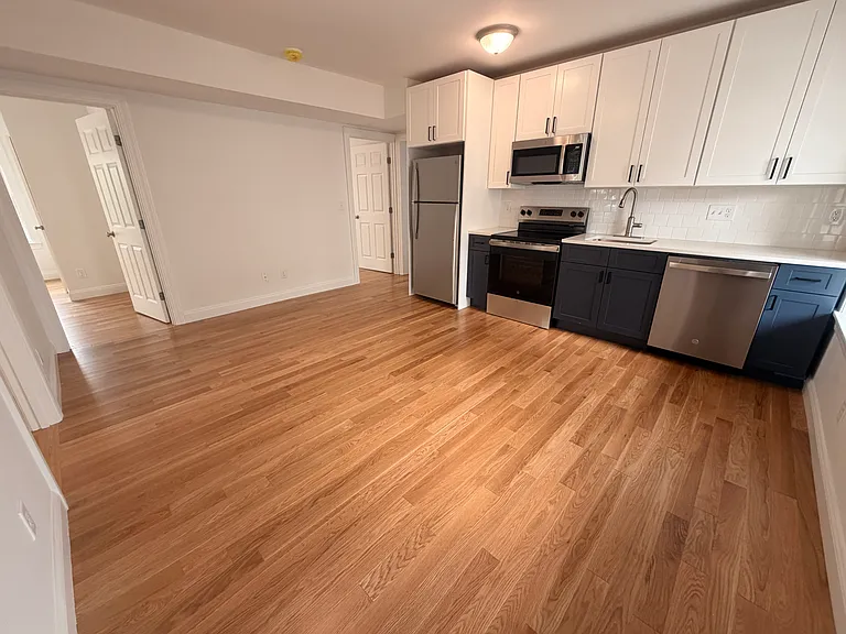 33 Pleasant St #4 — Photo 12