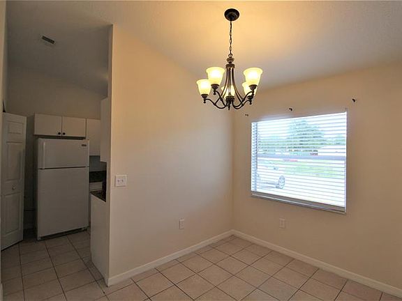 4th image of 867 Ponder Ave