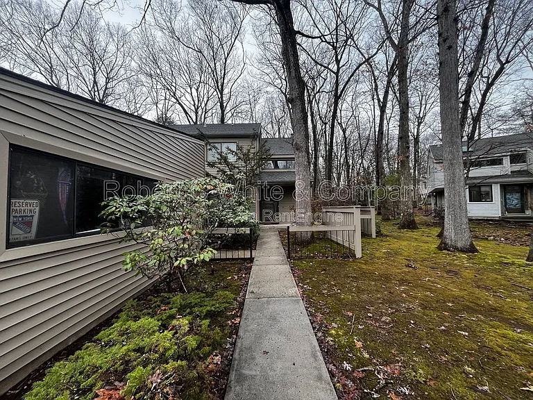 31 Farmington Chase Cres — Photo 2