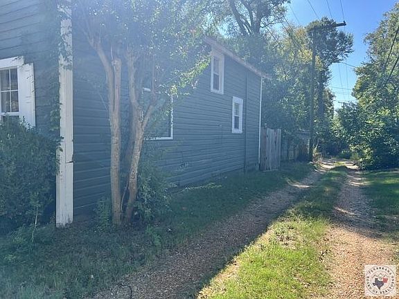 5th image of 520 E 19th St
