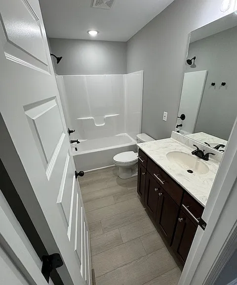 Primary bath-1st level