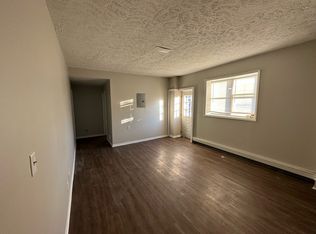 817 S Main St #E, Eaton Rapids, MI 48827