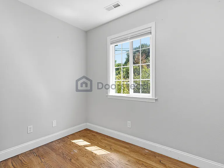 1429 Magazine St — Photo 14