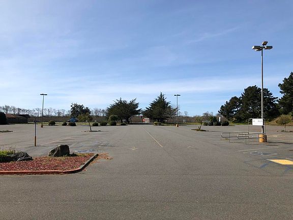 3rd image of 4325 Broadway
