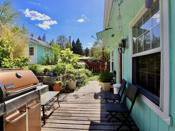 136 1st Ave, Lewiston, CA 96052