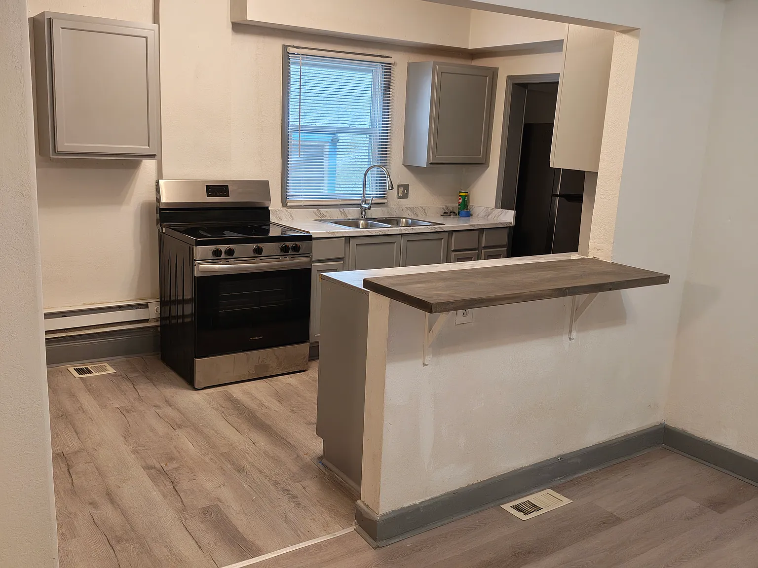 3 bed, 1380 sqft, $1,550 — Photo 4