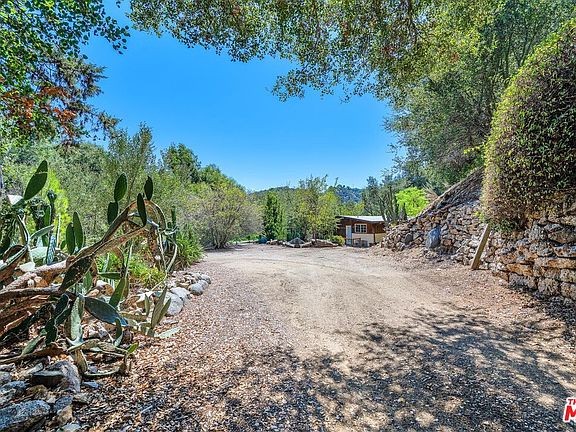 3rd image of 2519 Horse Shoe Canyon Rd