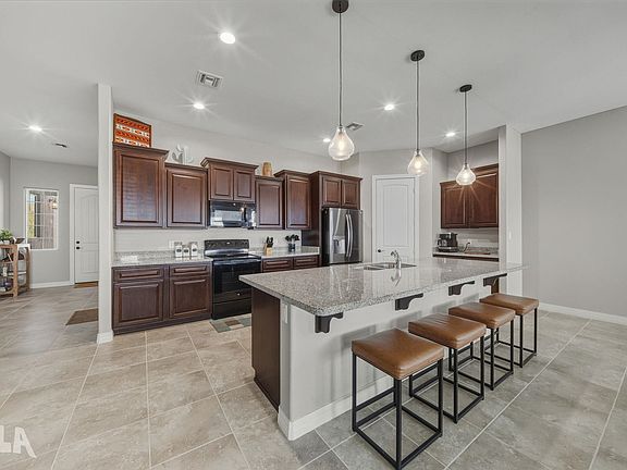 5th image of 14705 E 47th Ln