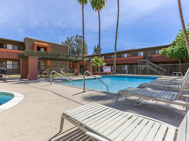 La Ventana Apartments — Photo 11