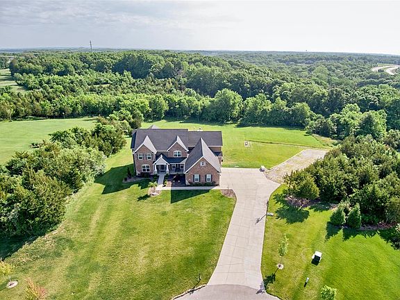 4th image of 18201 Wildhorse Manor Ct