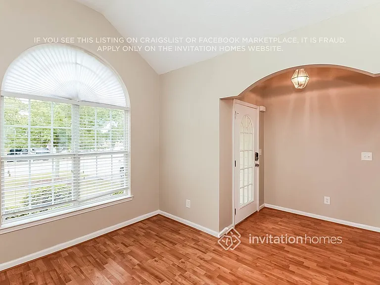 34 Churchill Park Dr — Photo 2