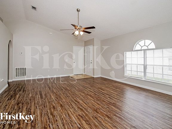 3rd image of 2118 Whispering Trails Blvd