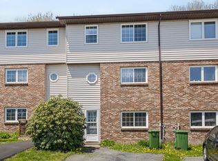 21 Baron Ct, Halifax, NS B2W5L4