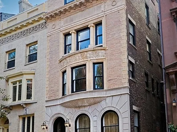 24 Remsen Street image 1 of 11