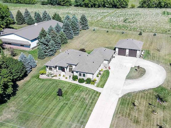3rd image of 3117 Sunner Ave
