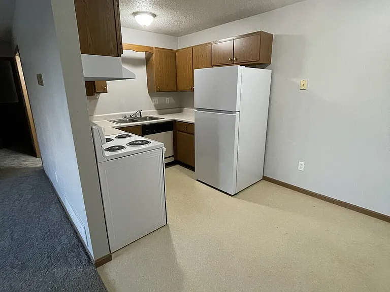 116 Lincoln Ave #4 — Photo 2