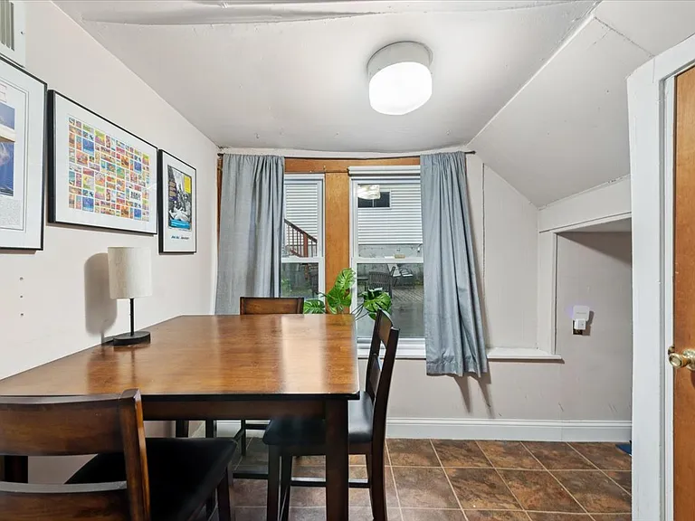 1742 W Julian St #G — Photo 8