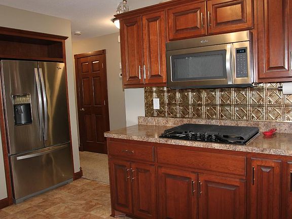4th image of 105 Taylor Cir