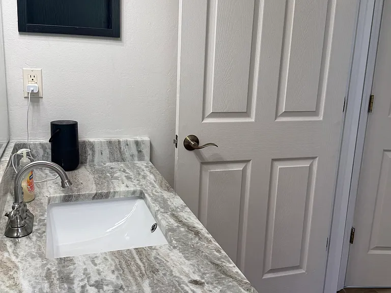 14408 Clarkson Dr — Photo 5