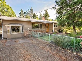 101 Schoolhouse Ln, Shady Cove, OR 97539