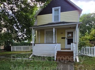 912 9th St N, Fargo, ND 58102