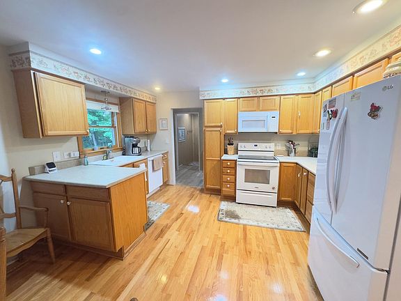 4th image of 5957 S Diane Ave