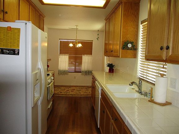 4th image of 19059 Pamela Ln