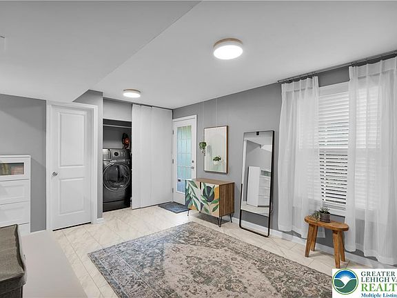 5th image of 1079 Sparrow Way
