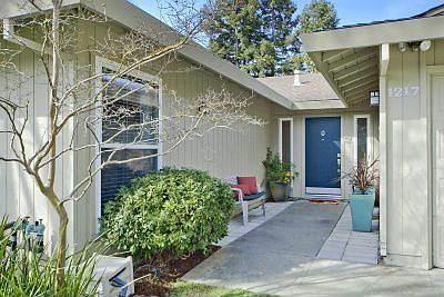 3rd image of 1217 Menlo Dr