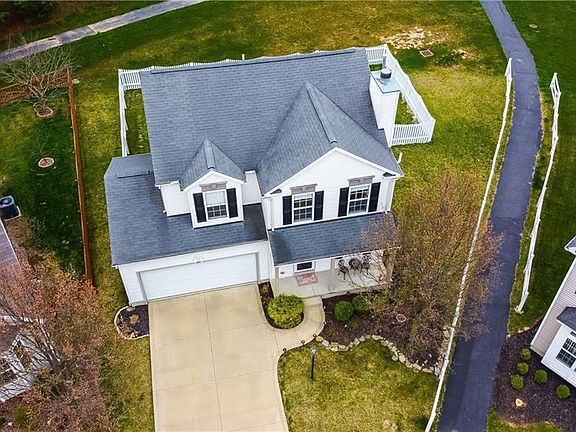 3rd image of 497 Gladstone Dr