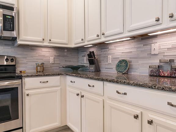 2nd image of 125 Lakeside Professional Blvd