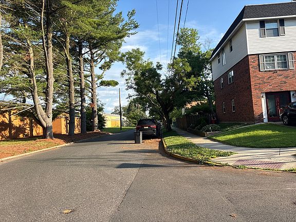4th image of 405 Columbia Ave