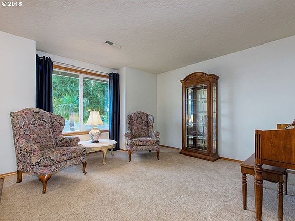 5th image of 2032 SE 63rd Ave