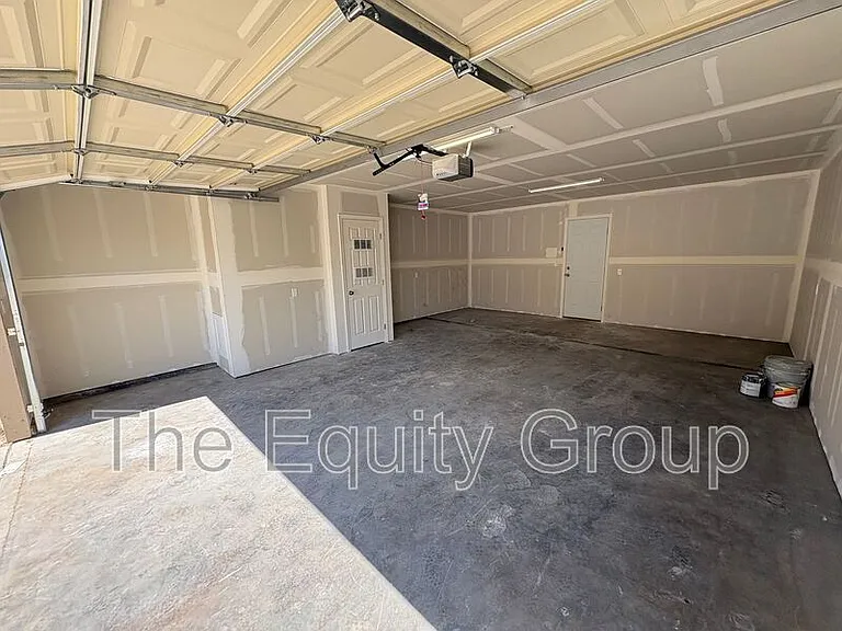 1473 Ben Franklin Ave — Photo 3