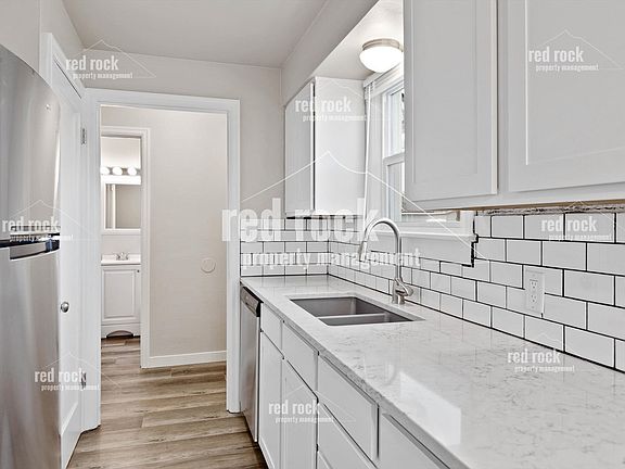 4th image of 10114 E Broadway Ave