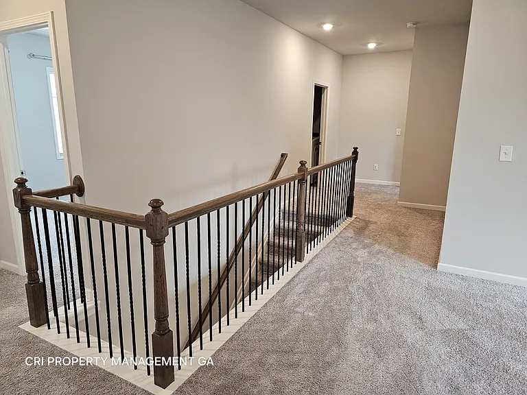 352 Newshaw Dr — Photo 25