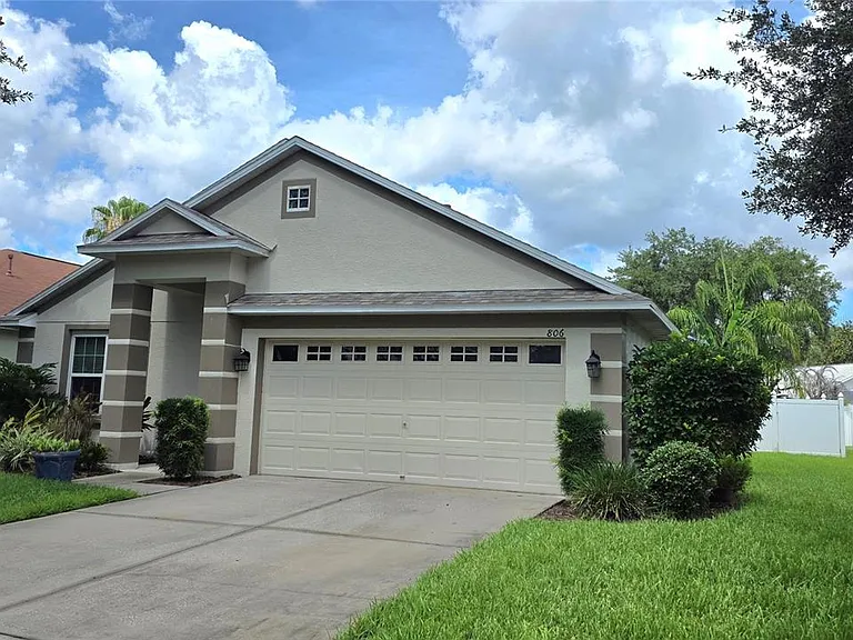806 Lesa Glen Pl — Photo 21