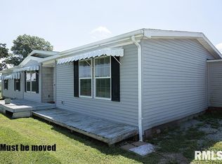 37 Moosewood Dr, Flora, IL 62839