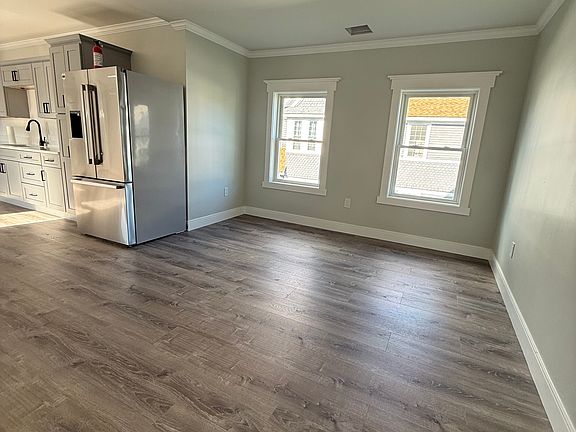 5th image of 40 Abbott St #1